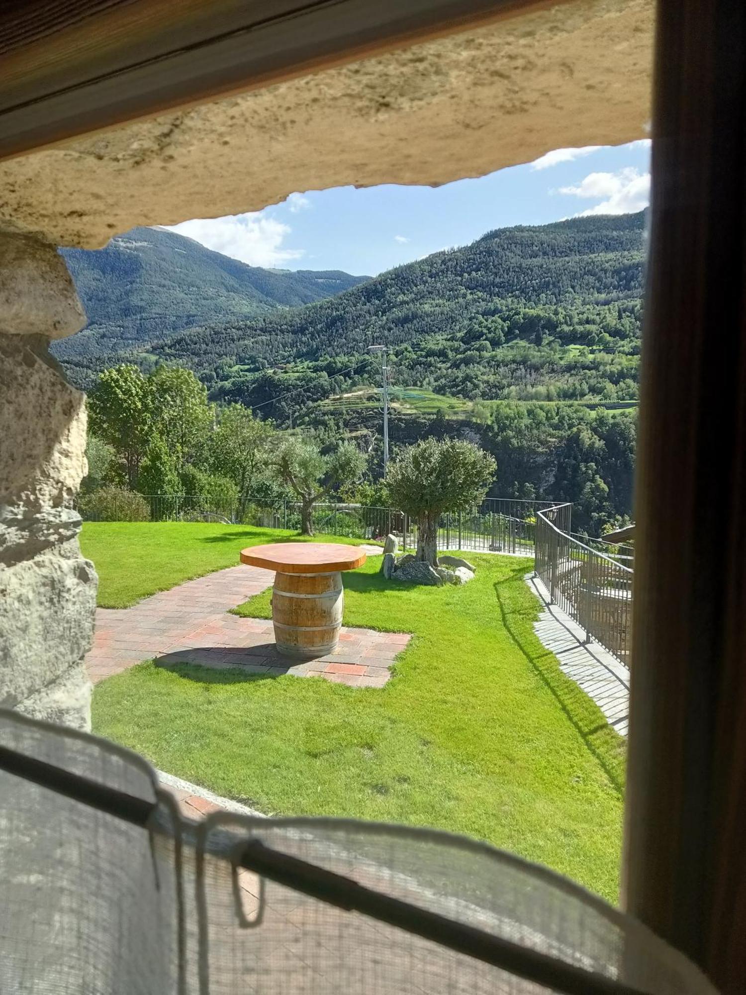 Villa Le Temps Retrouve - Casa Tipica Con Giardino Villeneuve Exterior foto