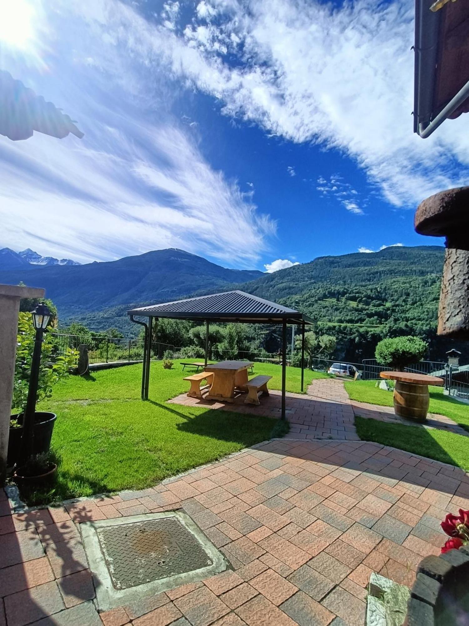 Villa Le Temps Retrouve - Casa Tipica Con Giardino Villeneuve Exterior foto